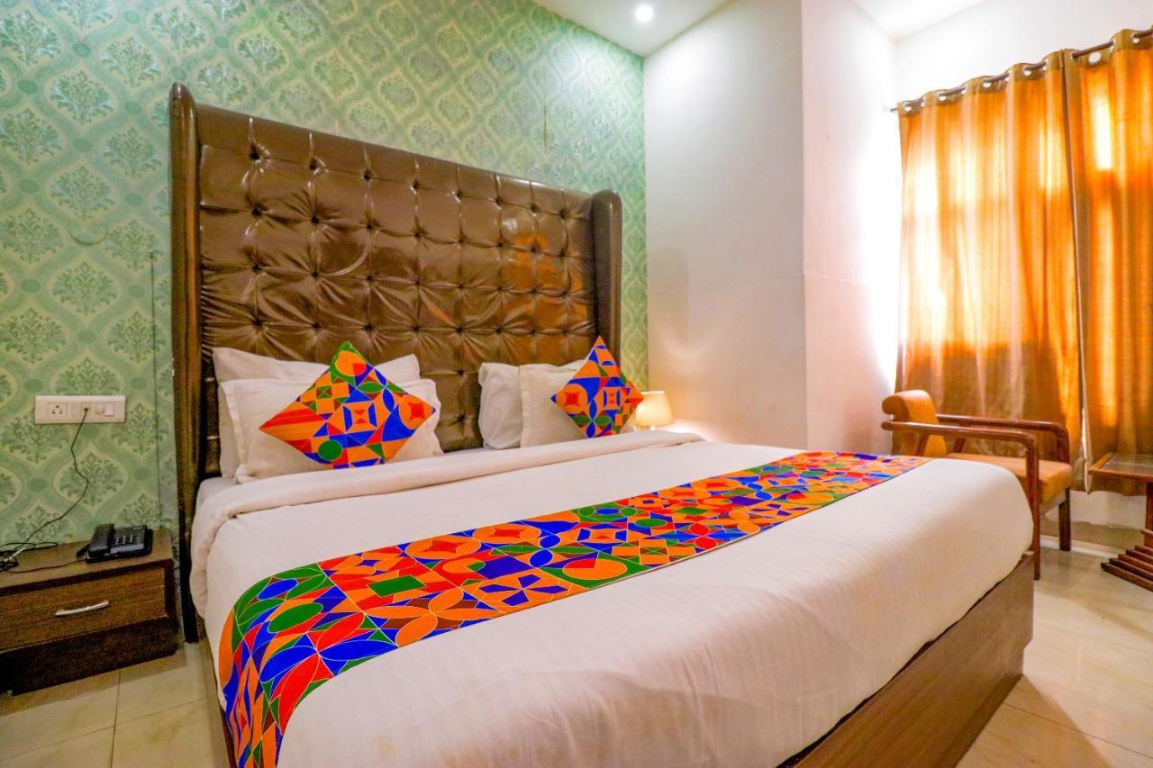 Fabhotel Ricky International Hotel